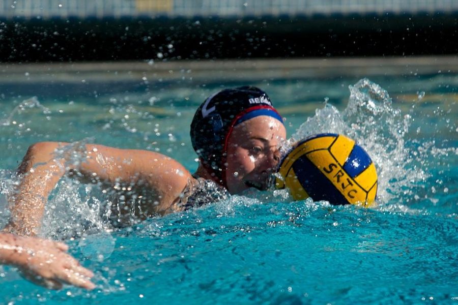 The Oak Leaf : Women's Water Polo Lose Close Game Against Division 